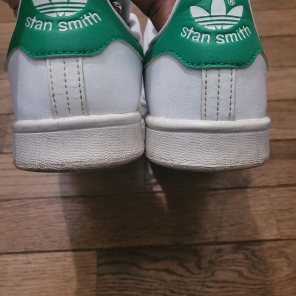 Used Stand Smith Adidas needs a new home and wash - Picture 3 of 4